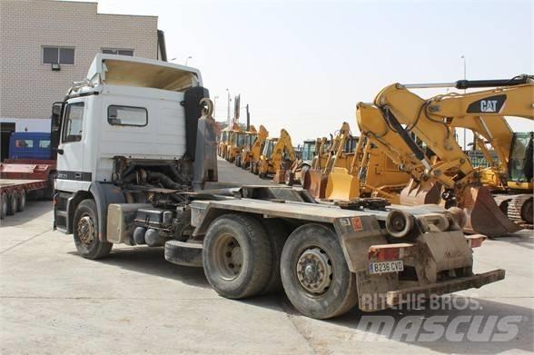 Mercedes-Benz 2531 Konténer keretes / Konténeres teherautók