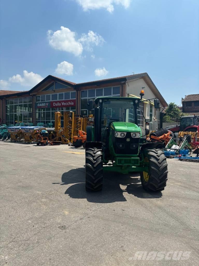 John Deere 6100 MC Traktorok