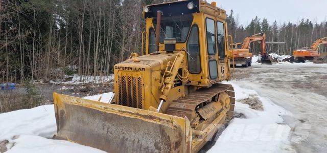 CAT D4E lánctalpas dózerek