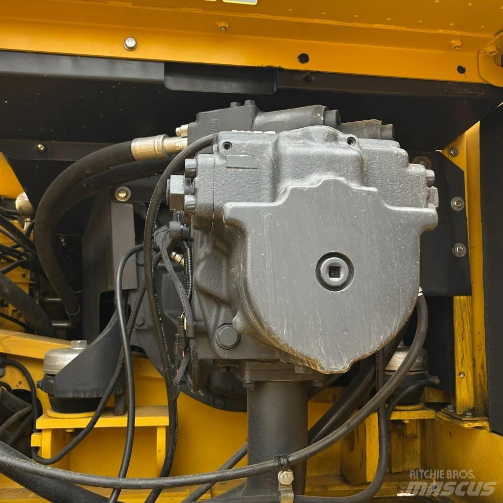Komatsu 400-7 Lánctalpas kotrók