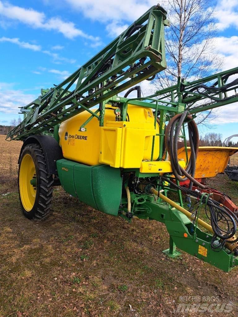 John Deere 740 i Vontatott trágyaszórók