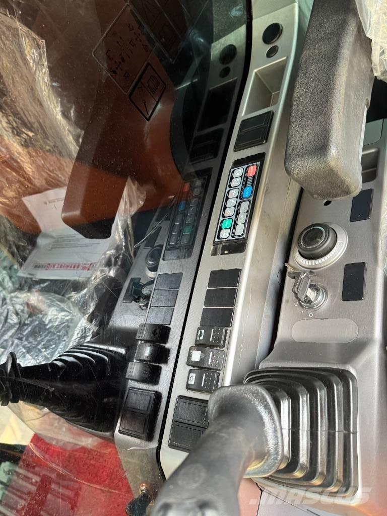 Doosan DX 225 Lánctalpas kotrók