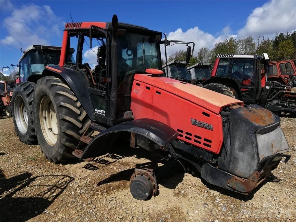Valtra 8350 Traktorok