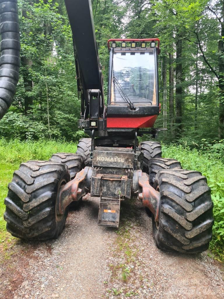 Komatsu 931.1 Betakarítók
