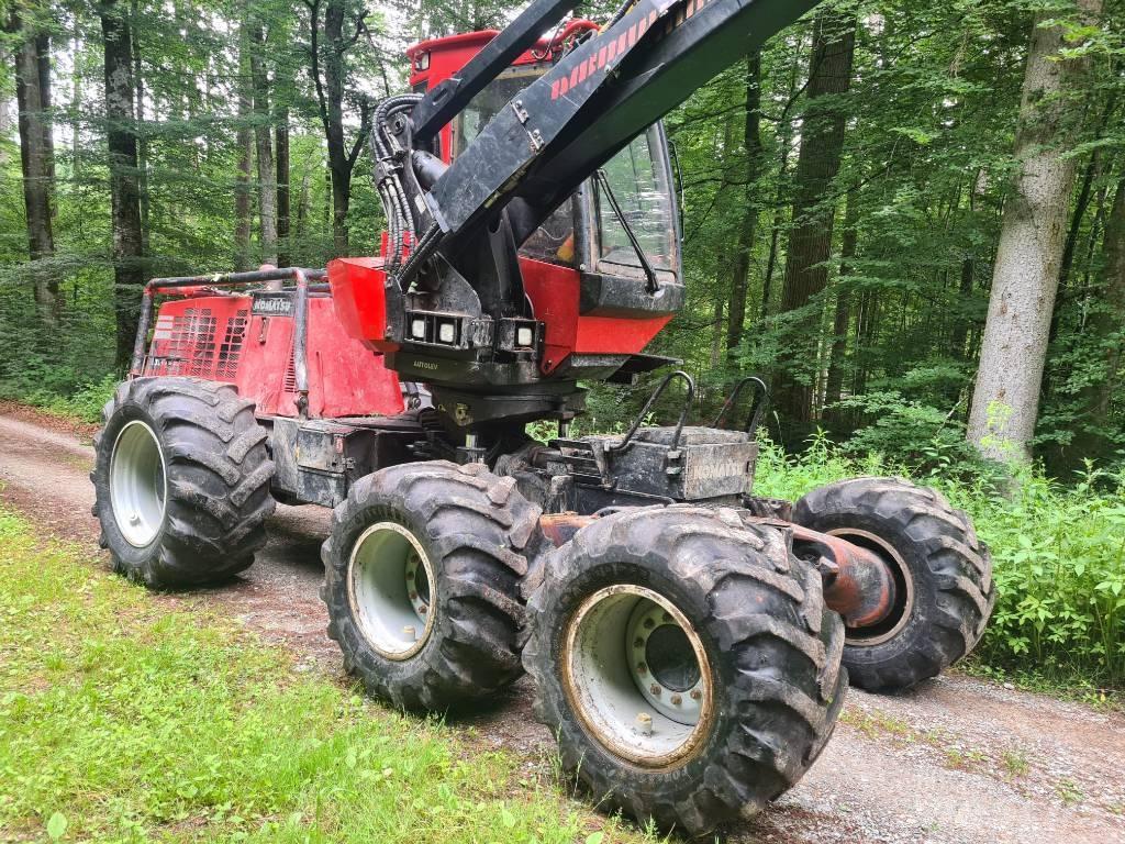 Komatsu 931.1 Betakarítók