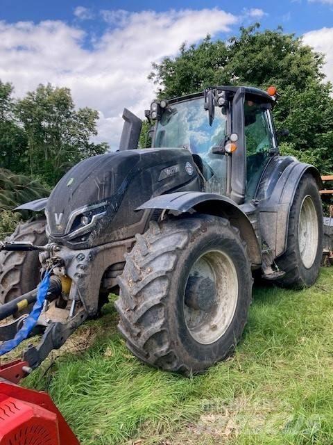 Valtra T235V Traktorok