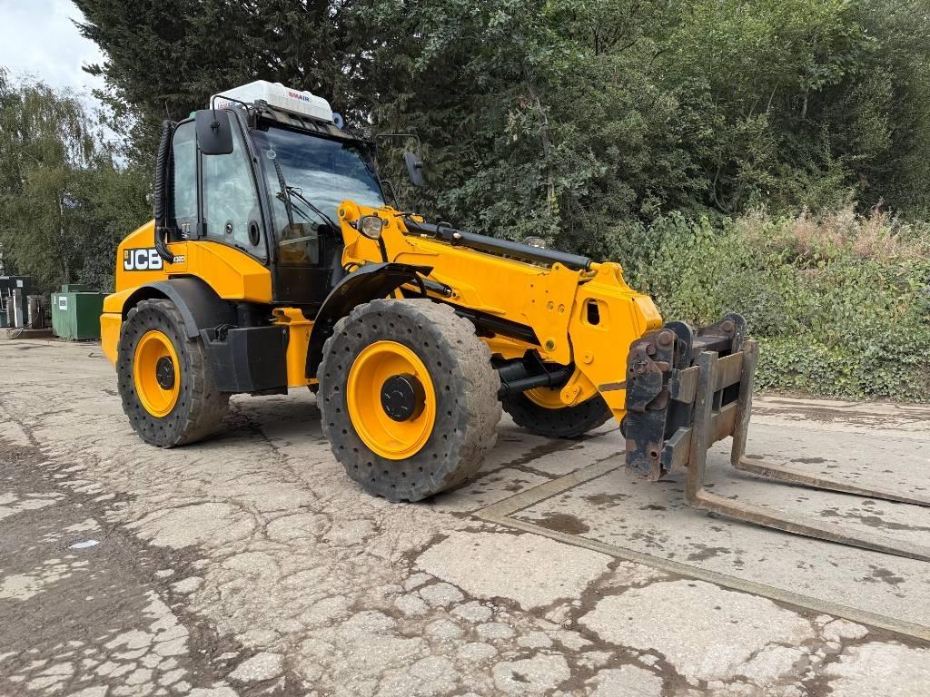 JCB TM 320 S Gumikerekes homlokrakodók