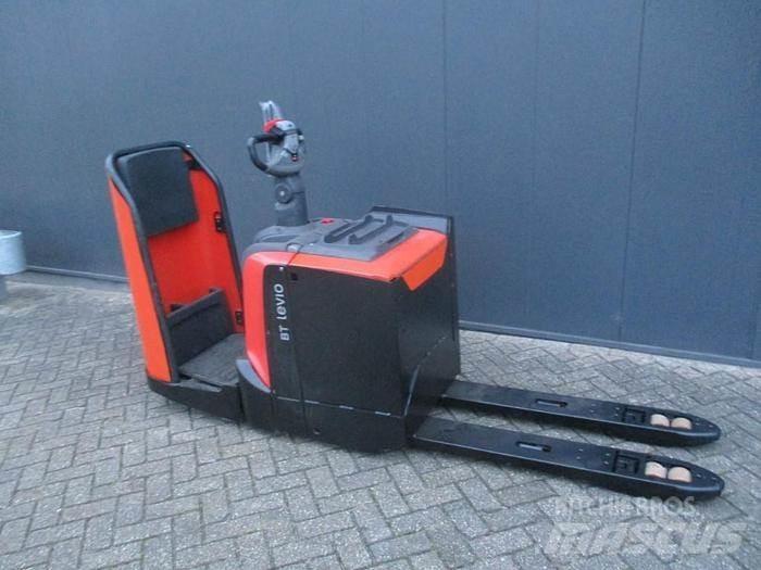 Toyota LPE 250 Vezetőállásos alacsony emelőkocsi