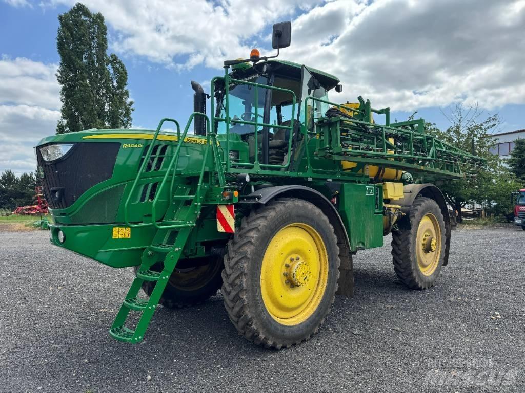 John Deere 4040i Önjáró trágyaszórók