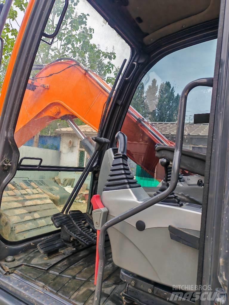 Doosan DX75 Közepes (midi) kotrók 7 t - 12 t