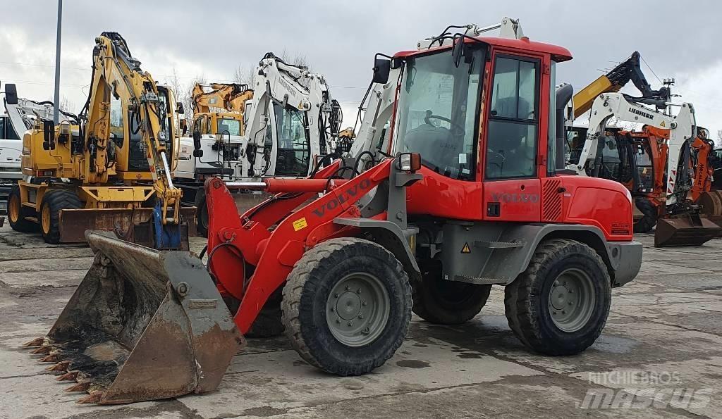 Volvo L 30 G Gumikerekes homlokrakodók