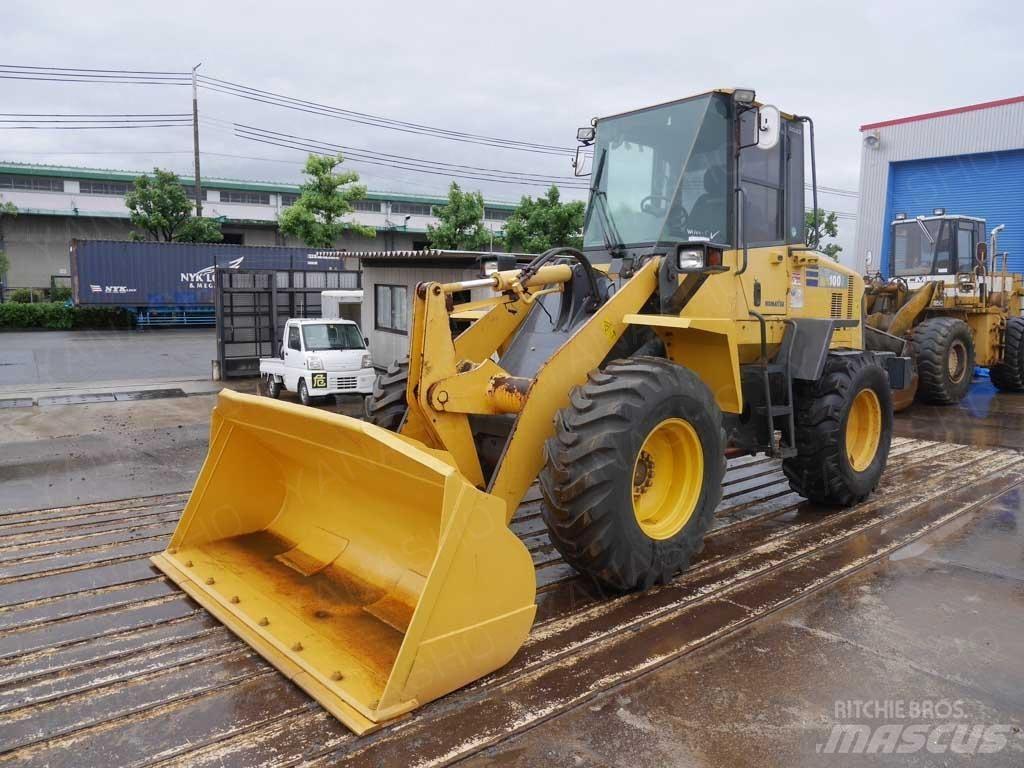 Komatsu WA100-5 Gumikerekes homlokrakodók