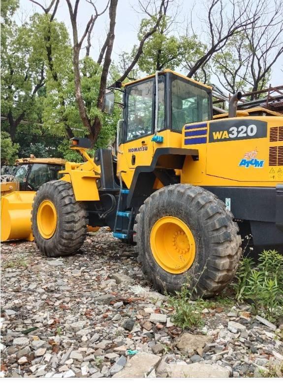 Komatsu WA 320-5 Gumikerekes homlokrakodók
