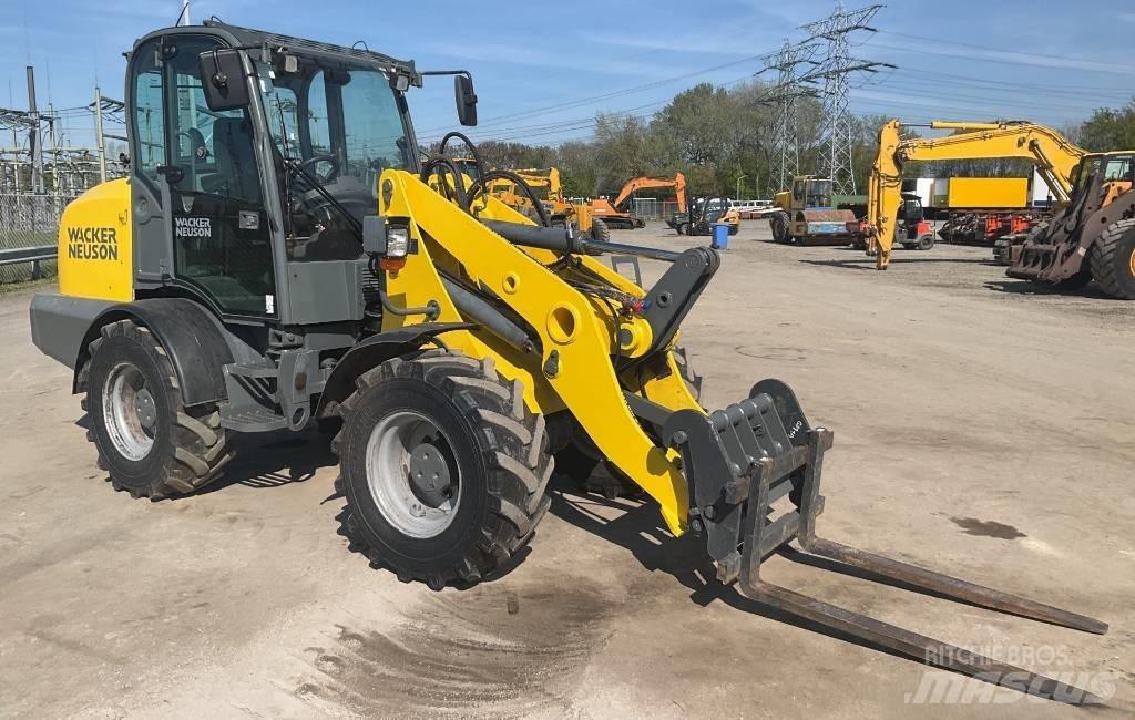 Wacker Neuson WL 70 Gumikerekes homlokrakodók