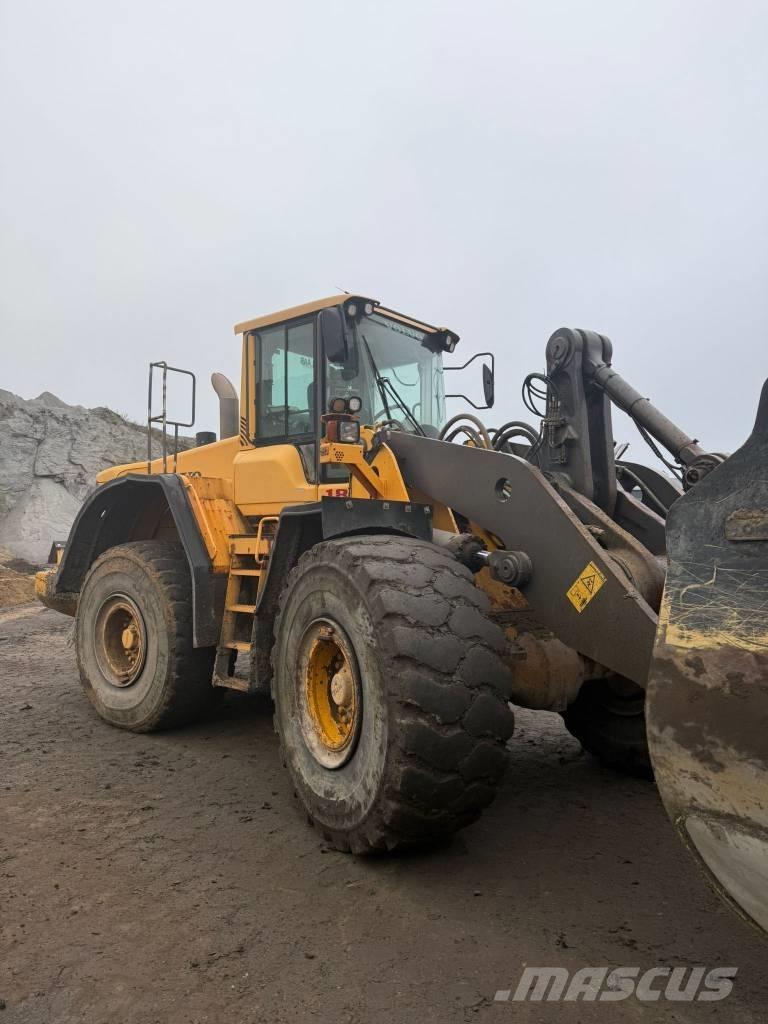 Volvo L180F Gumikerekes homlokrakodók
