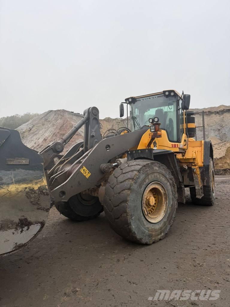 Volvo L180F Gumikerekes homlokrakodók