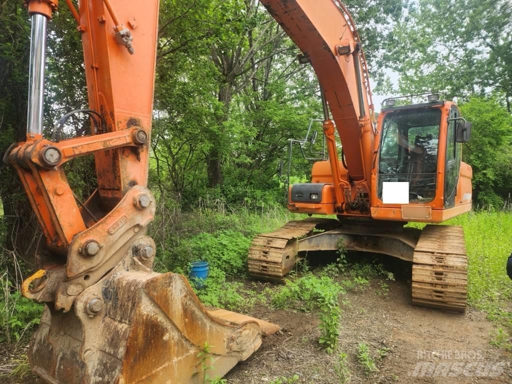 Doosan DX 220 LCA Lánctalpas kotrók