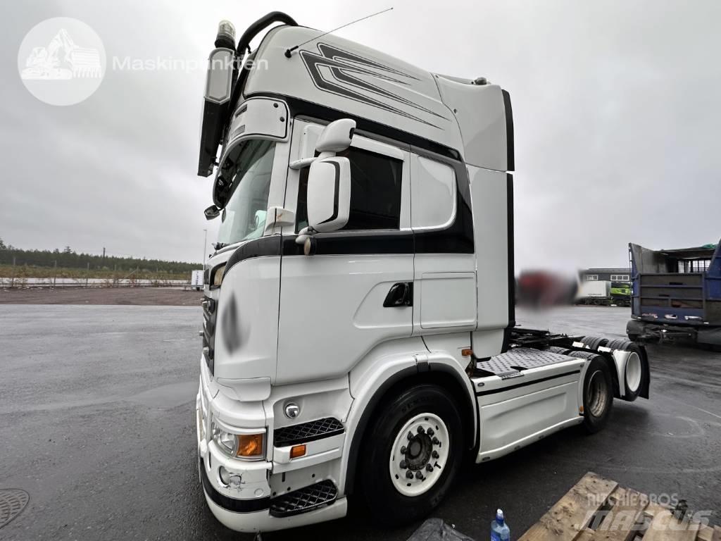 Scania R 560 LA Nyergesvontatók