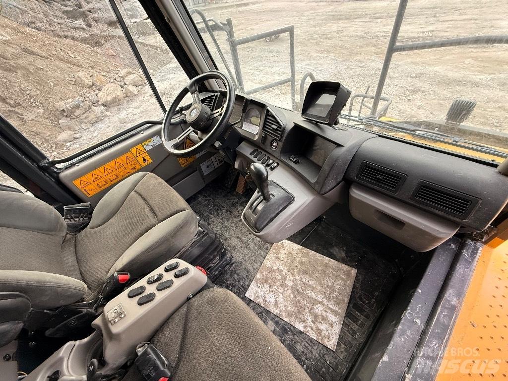 Komatsu HD 405 - 8E0 Nehézdömper