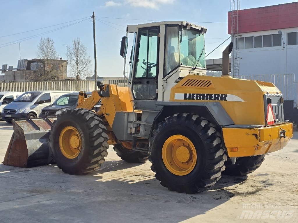 Liebherr L522 Gumikerekes homlokrakodók