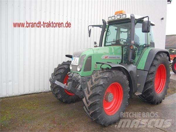 Fendt 716 Vario Traktorok