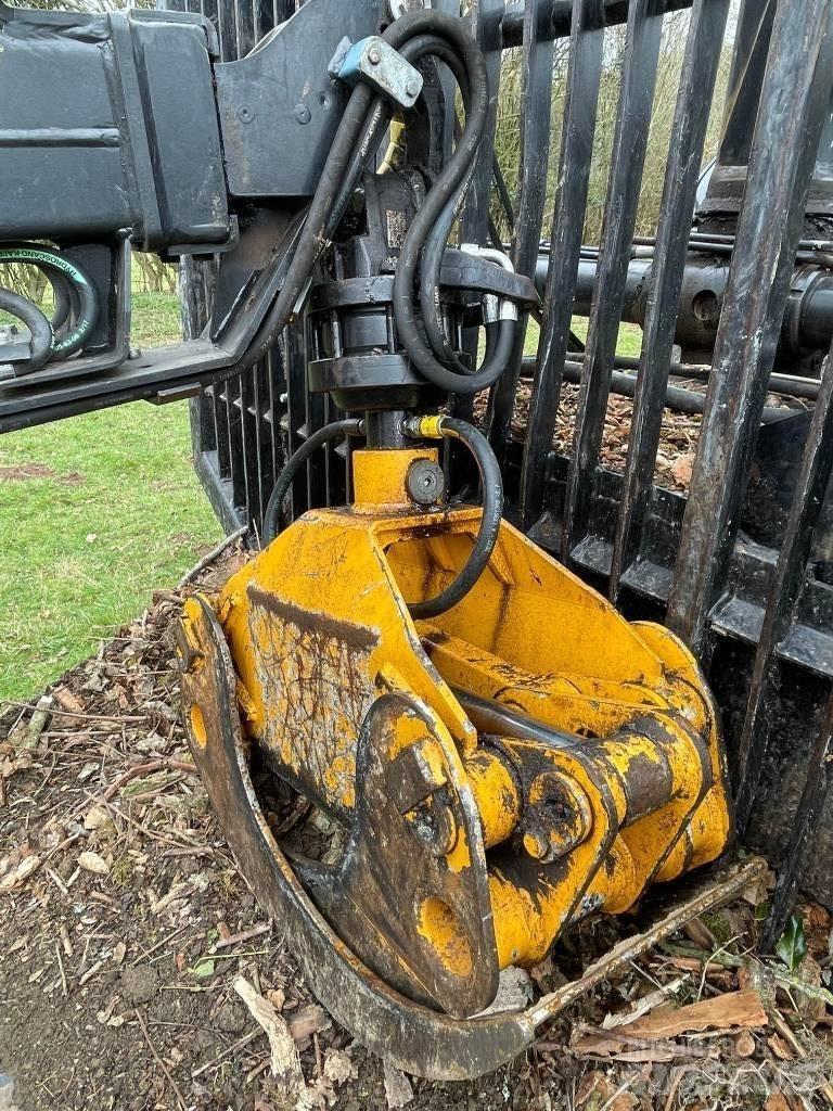 Valtra N122 Traktorok