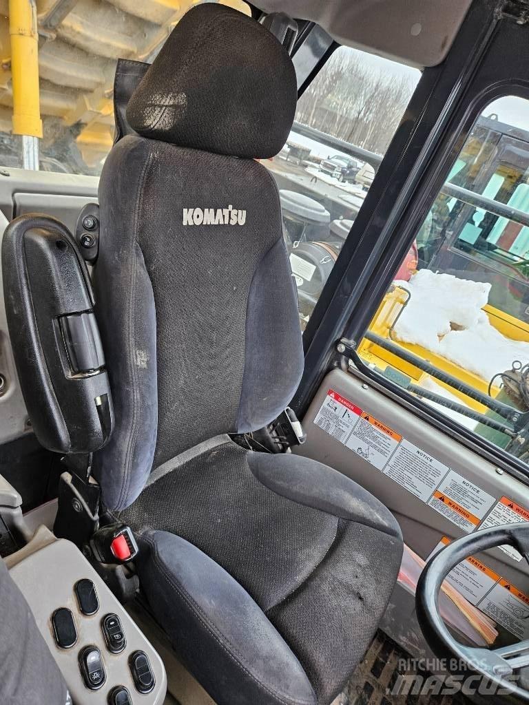 Komatsu HD465-8 Mezei dömperek