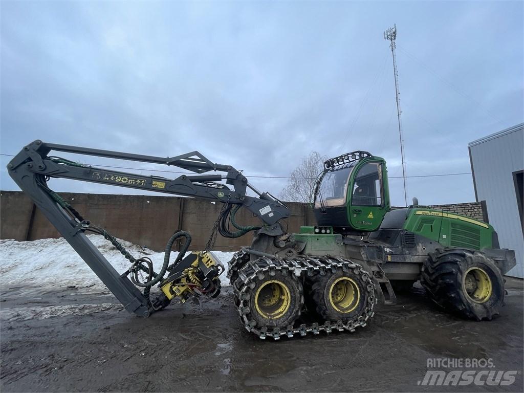John Deere 1070G Betakarítók
