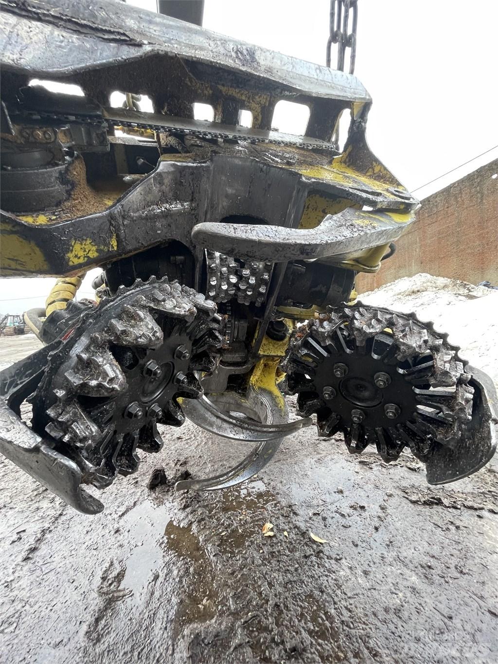 John Deere 1070G Betakarítók