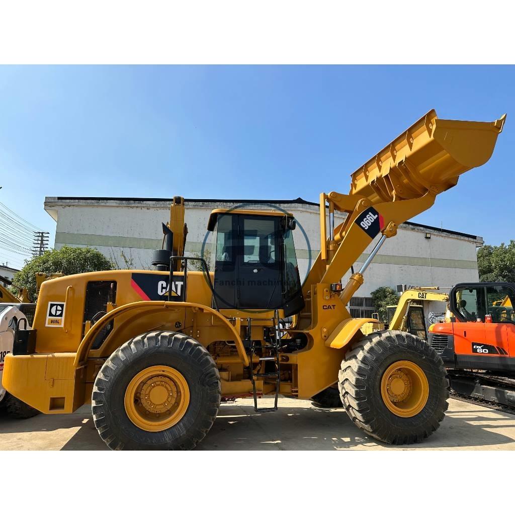 CAT 966 Gumikerekes homlokrakodók