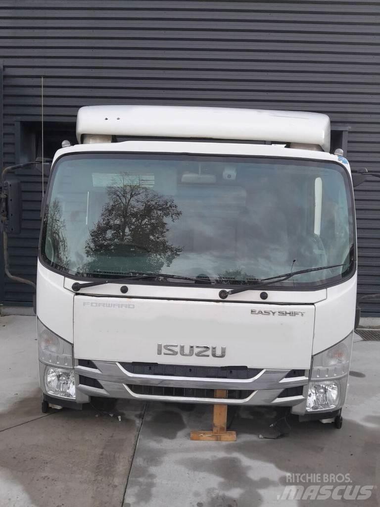 Isuzu N75 Vezetőfülke és belső tartozékok