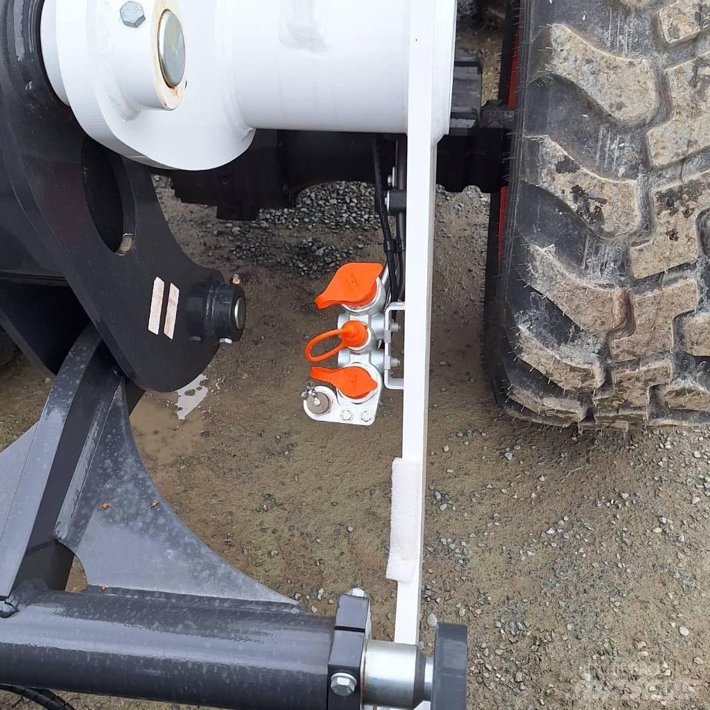 Bobcat Radlader Gumikerekes homlokrakodók
