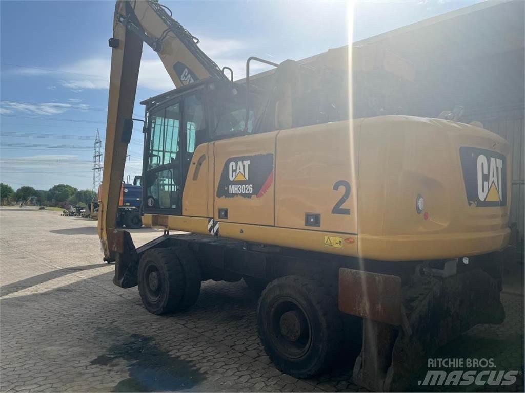 CAT MH3026 Gumikerekes kotrók