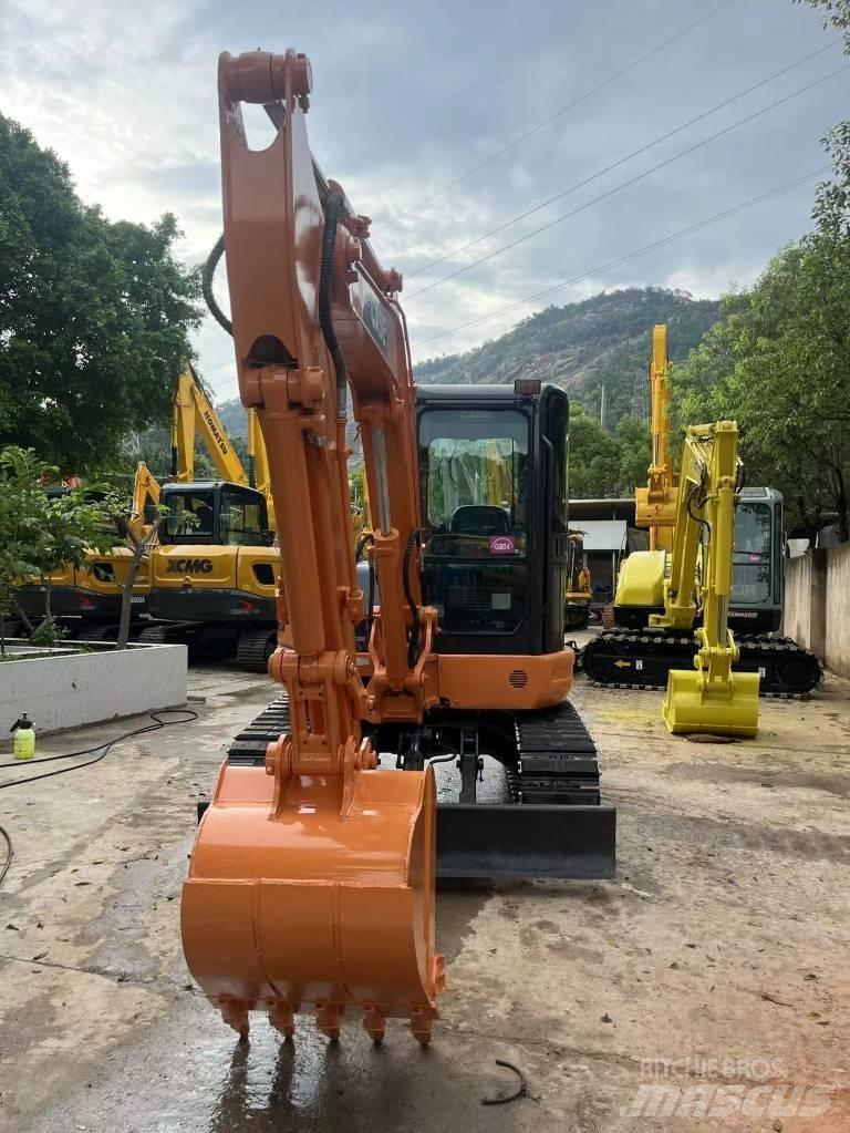 CASE CX 55 B Lánctalpas kotrók