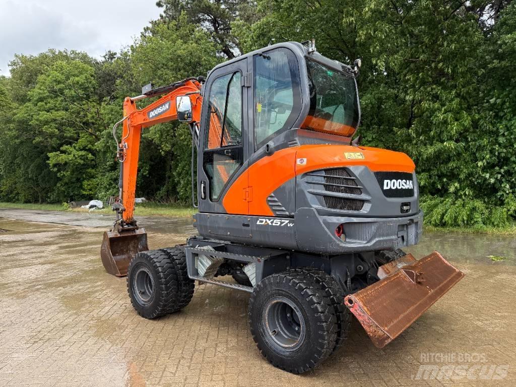 Doosan DX 57 W Gumikerekes kotrók