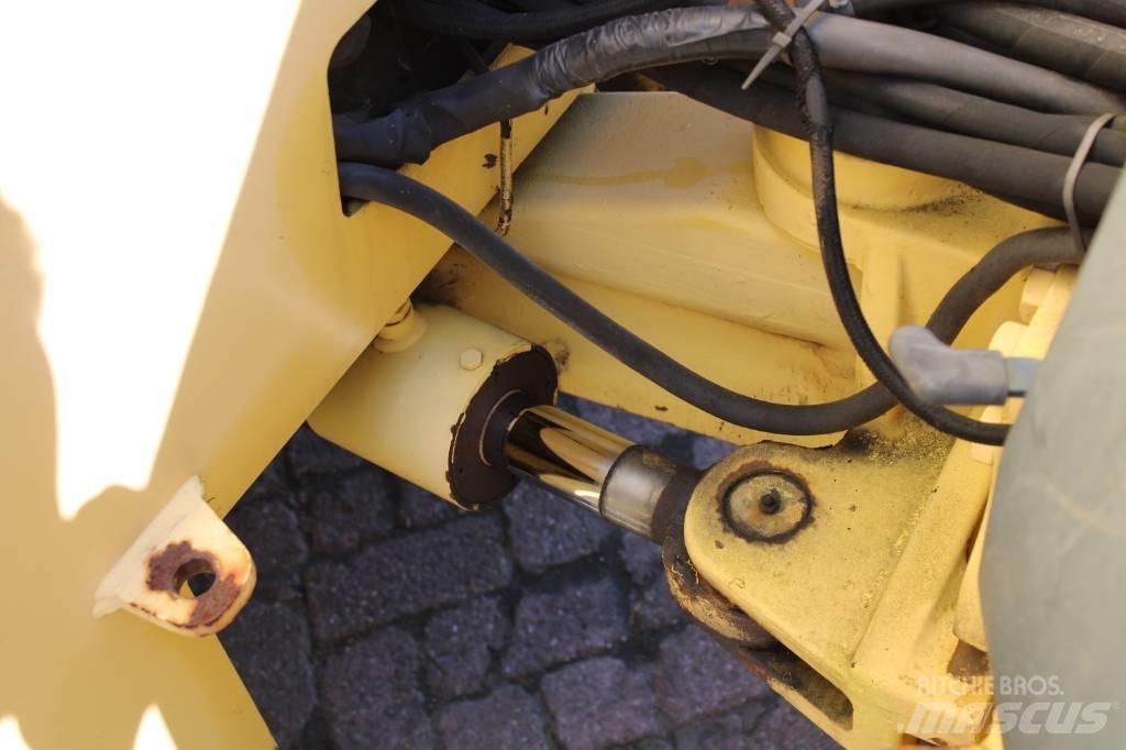 Bomag BW 144 AC-2 Ikerdobos hengerek
