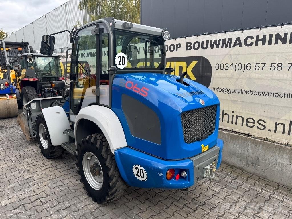 Kramer-allrad 5065 Gumikerekes homlokrakodók