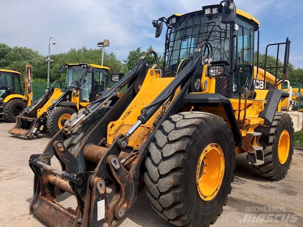 JCB 437 Gumikerekes homlokrakodók