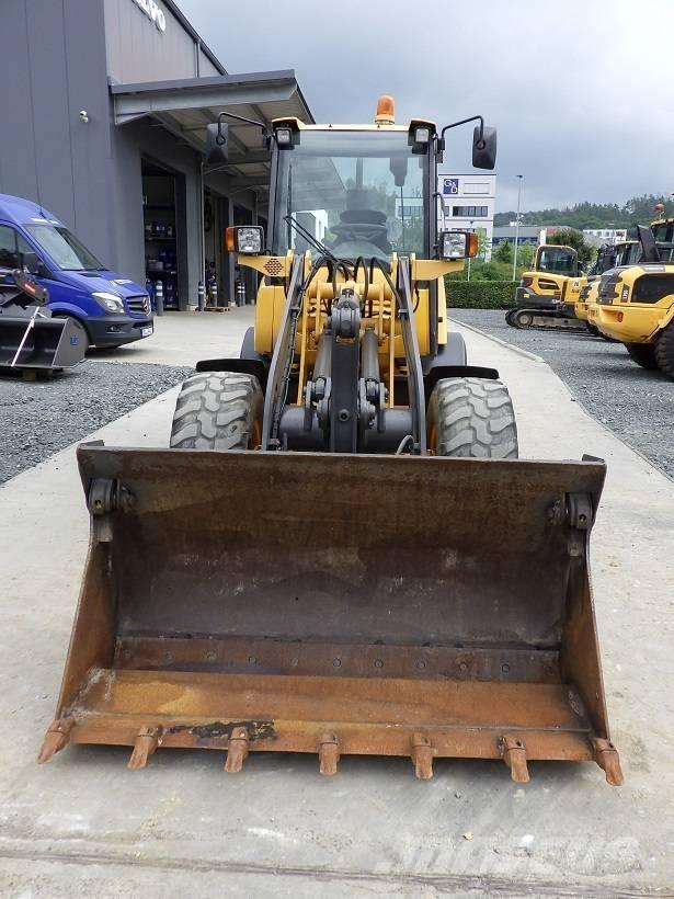 Volvo L 25 F Gumikerekes homlokrakodók
