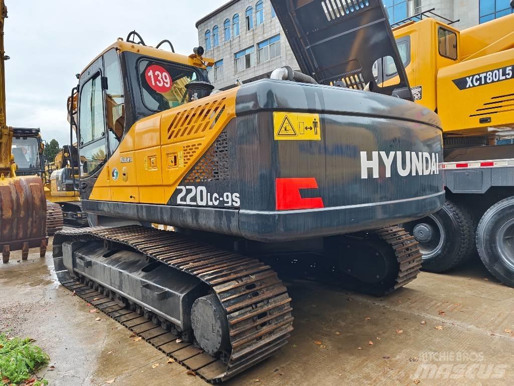 Hyundai R220LC-9S Lánctalpas kotrók
