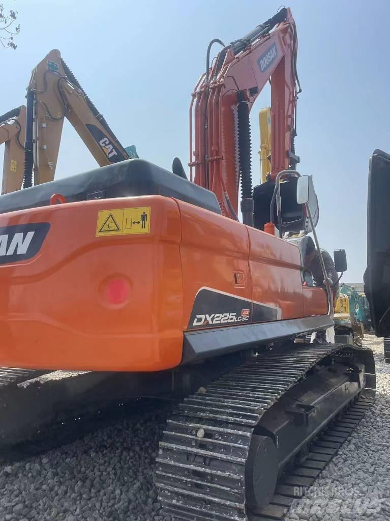 Doosan DX 225LC-9C Lánctalpas kotrók