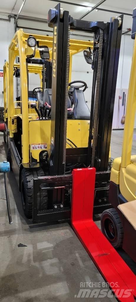 Hyster J3.0XN Elektromos targoncák