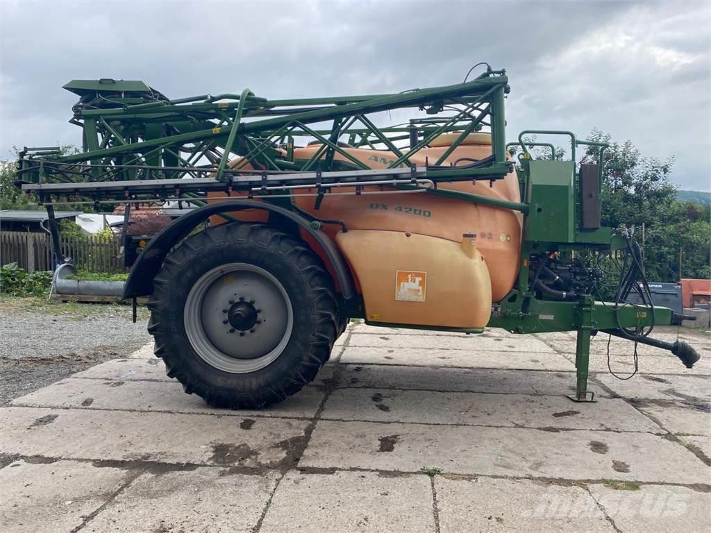 Amazone UX 4200 Vontatott trágyaszórók