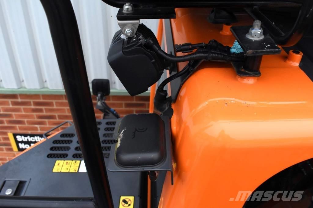 Develon DX140LCR-7 Lánctalpas kotrók