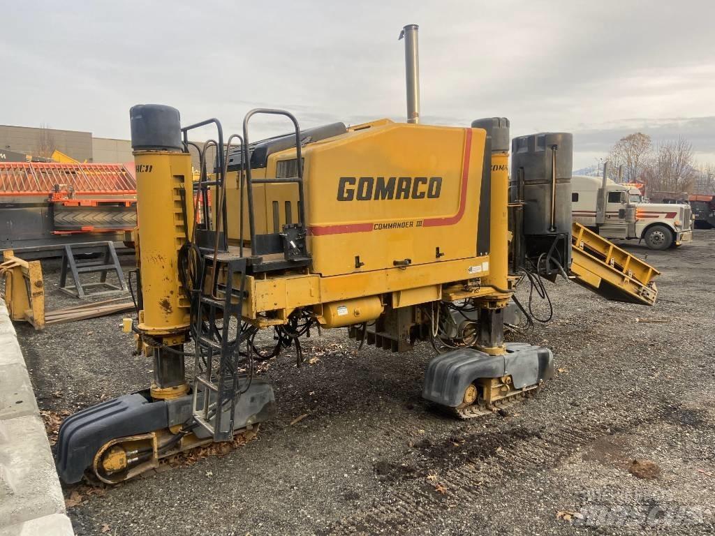 Gomaco Commander III Beton terítőgépek