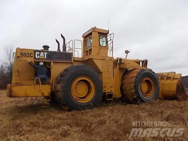 CAT 992C Gumikerekes homlokrakodók