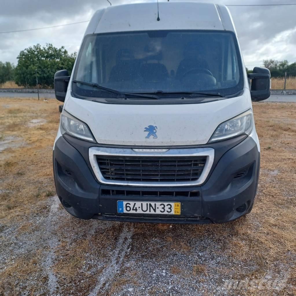 Peugeot Boxer Kis teherszállító/Platós kocsi