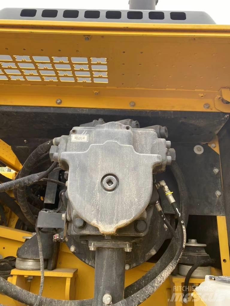 Komatsu 450LC-8 Lánctalpas kotrók