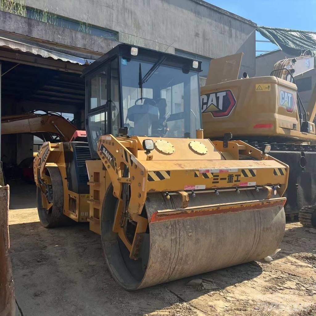Sany STR 130 C-8S Ikerdobos hengerek