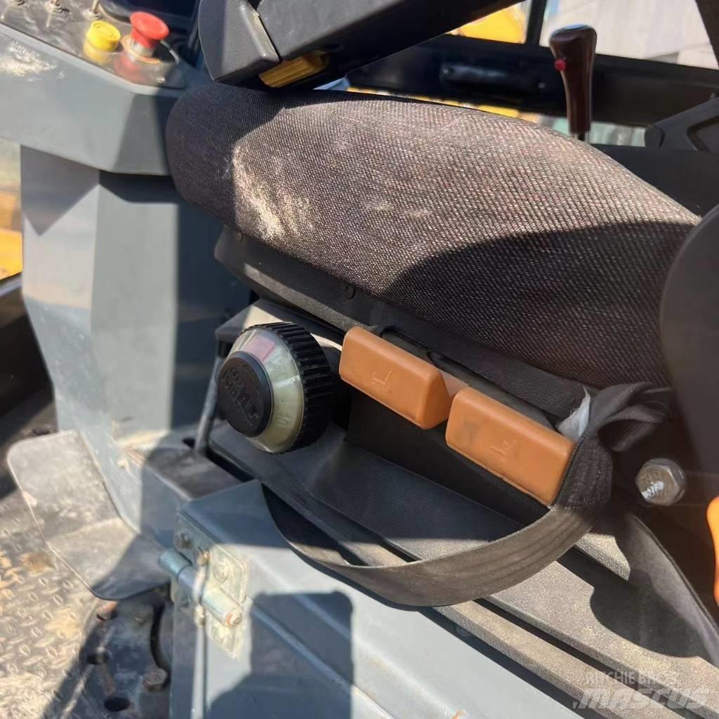 Sany STR 130 C-8S Ikerdobos hengerek